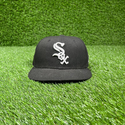 New Era Chicago White Sox Black Fitted Size 7 1/8 USED v17374