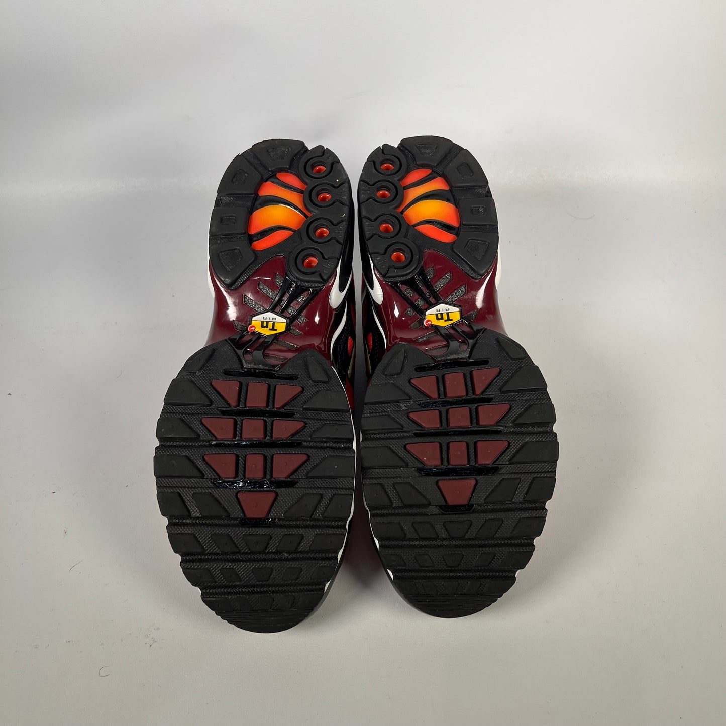 Nike Air Max Plus Sisterhood (2021) Size 8m / 9.5w USED s18575