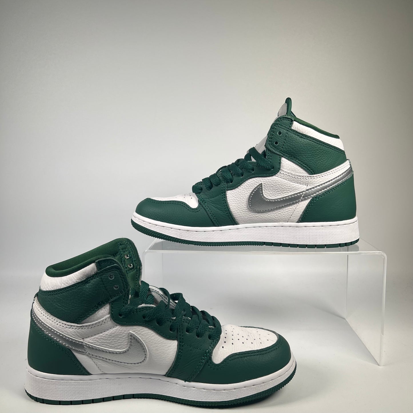 Jordan 1 High Gorge Green (2022) Size 5.5Y USED s19550