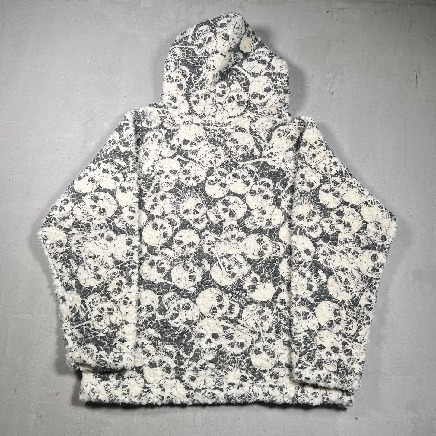 ERL Printed Skull Hoodie Size Medium USED x17396