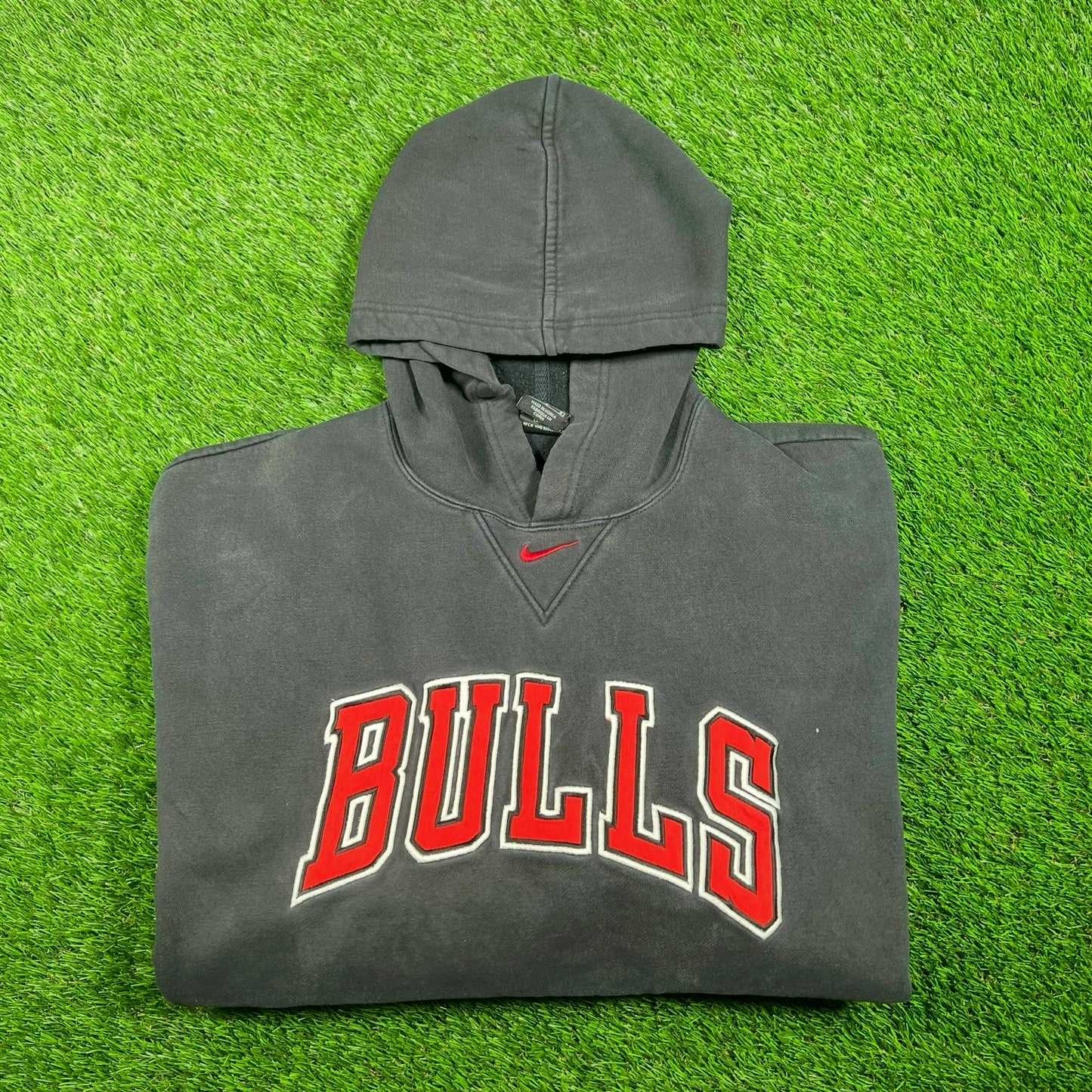 Y2K Nike Bulls Center Swoosh Black Hoodie Size Large USED v17676