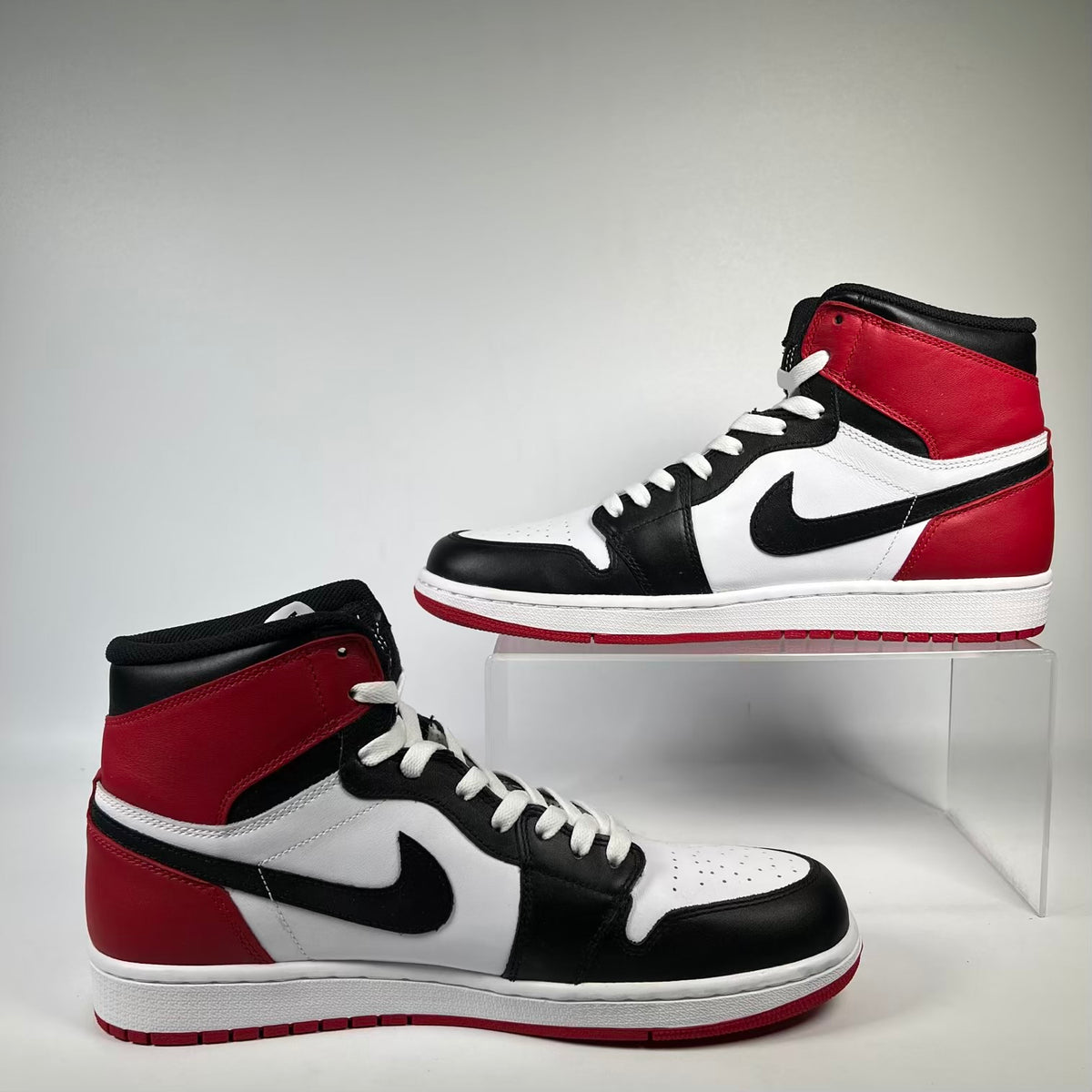 Jordan 1 High Black Toe (2012) Size 11 NEW s23709