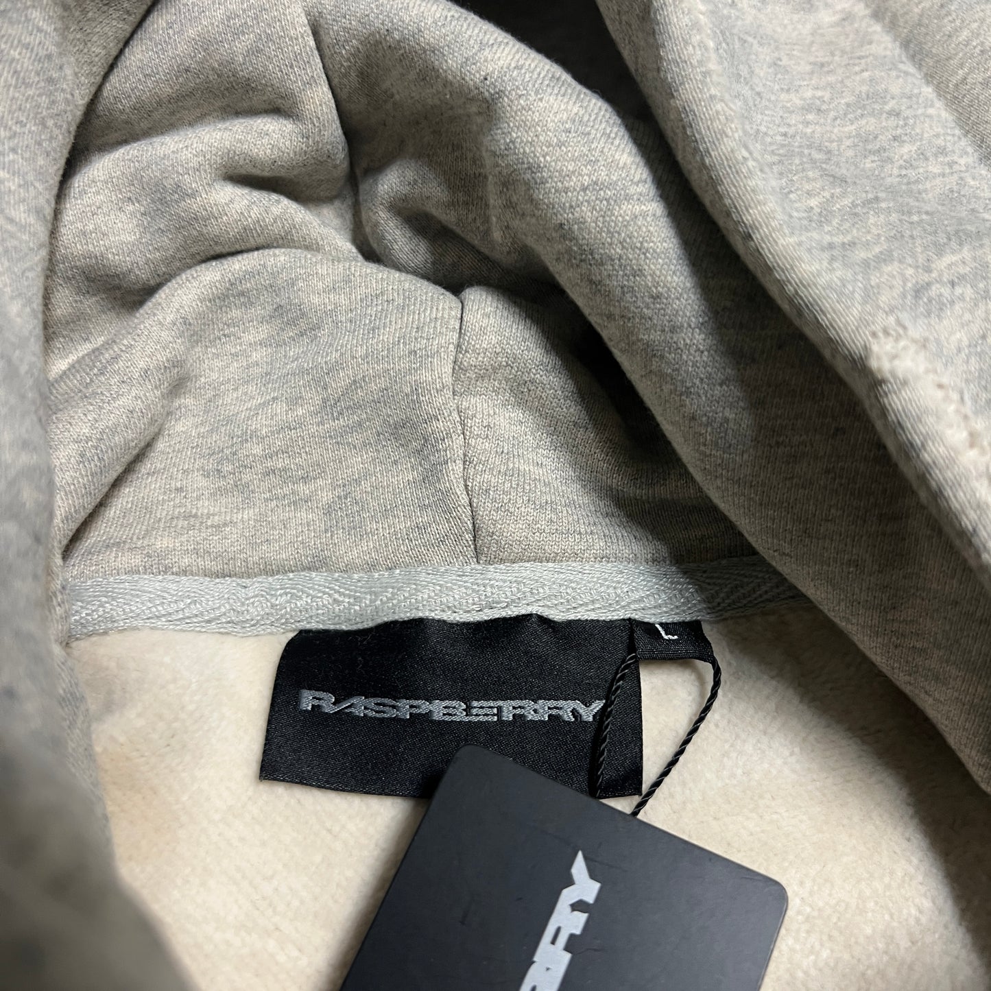 GV Gallery Raspberry Hills "Crest" Grey Hoodie Size Large NEW x13767