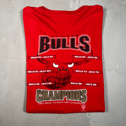 1997 Chicago Bulls NBA Finals Back to Back Champ Tag Red Tee Size XL USED v16728