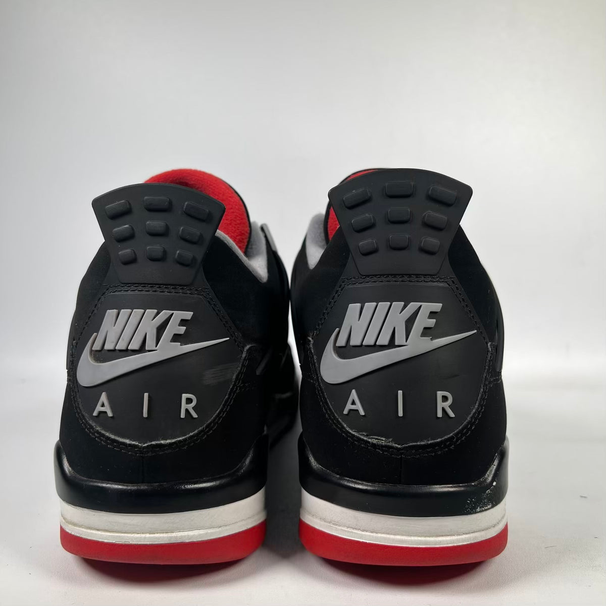 Jordan 4 Bred (2019) Size 10.5 USED s23684