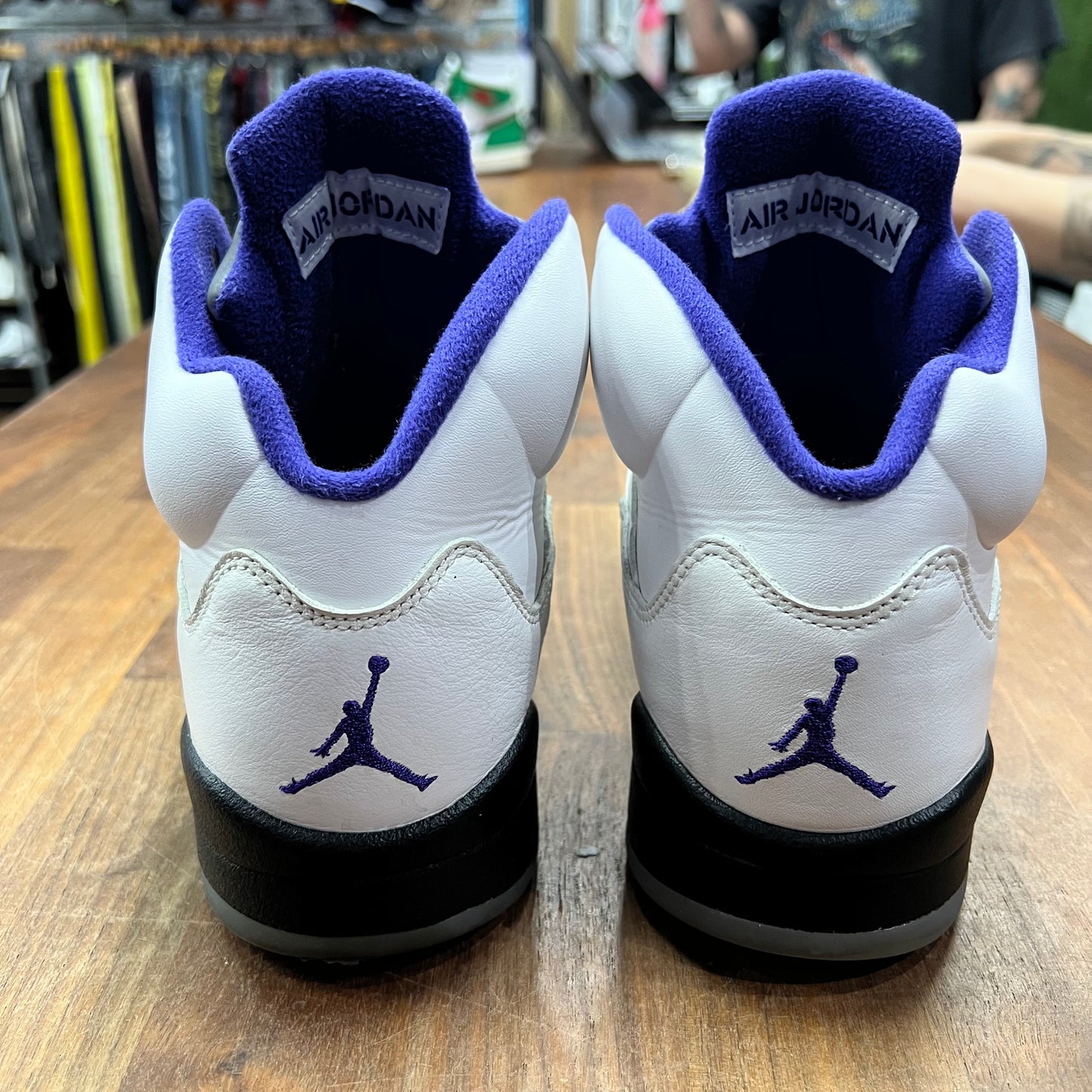 Jordan 5 Dark Concord Size 8 USED s16266