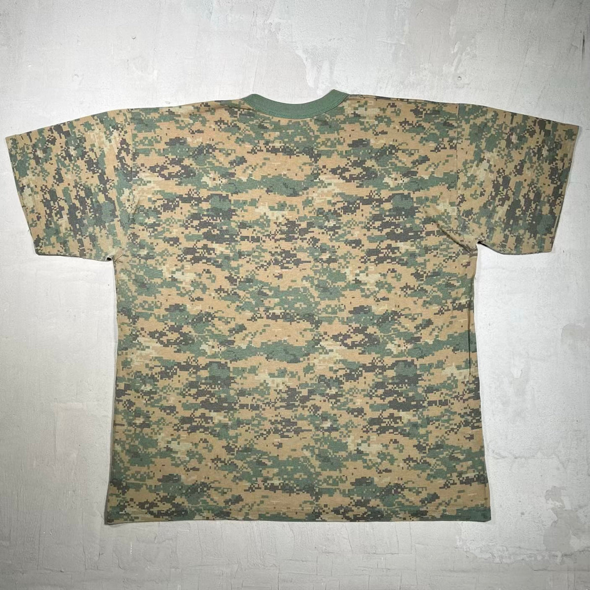 1980s Digi Camo Tee Size XXL USED v20069