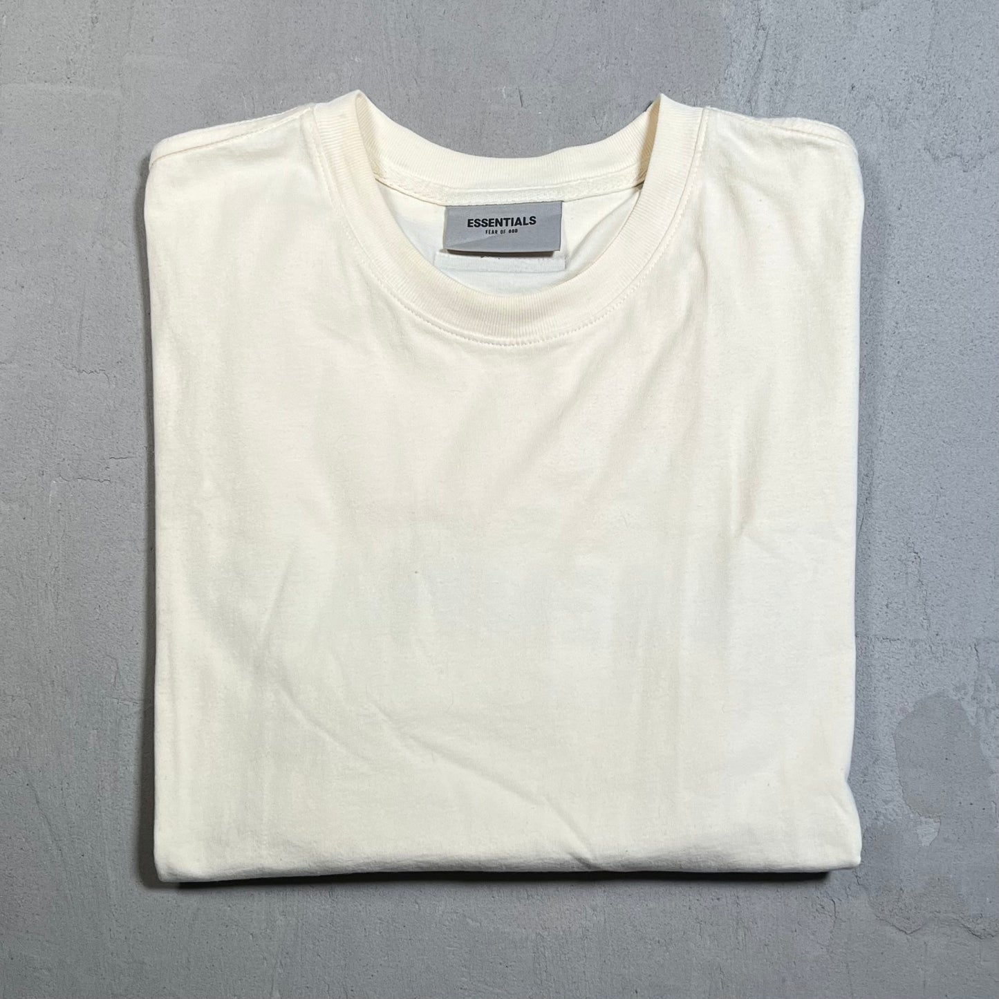 Essentials Fear of God FOG Cream Back Logo Tee Size Medium USED x17650
