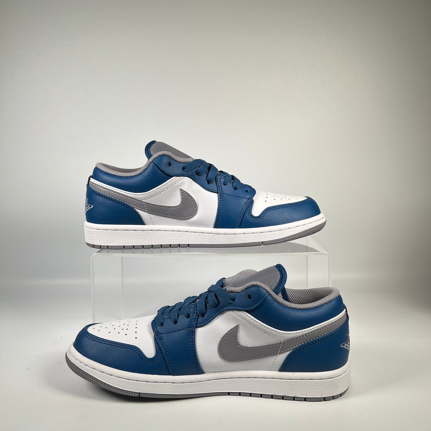 Jordan 1 Low True Blue Size 8 NEW s15153