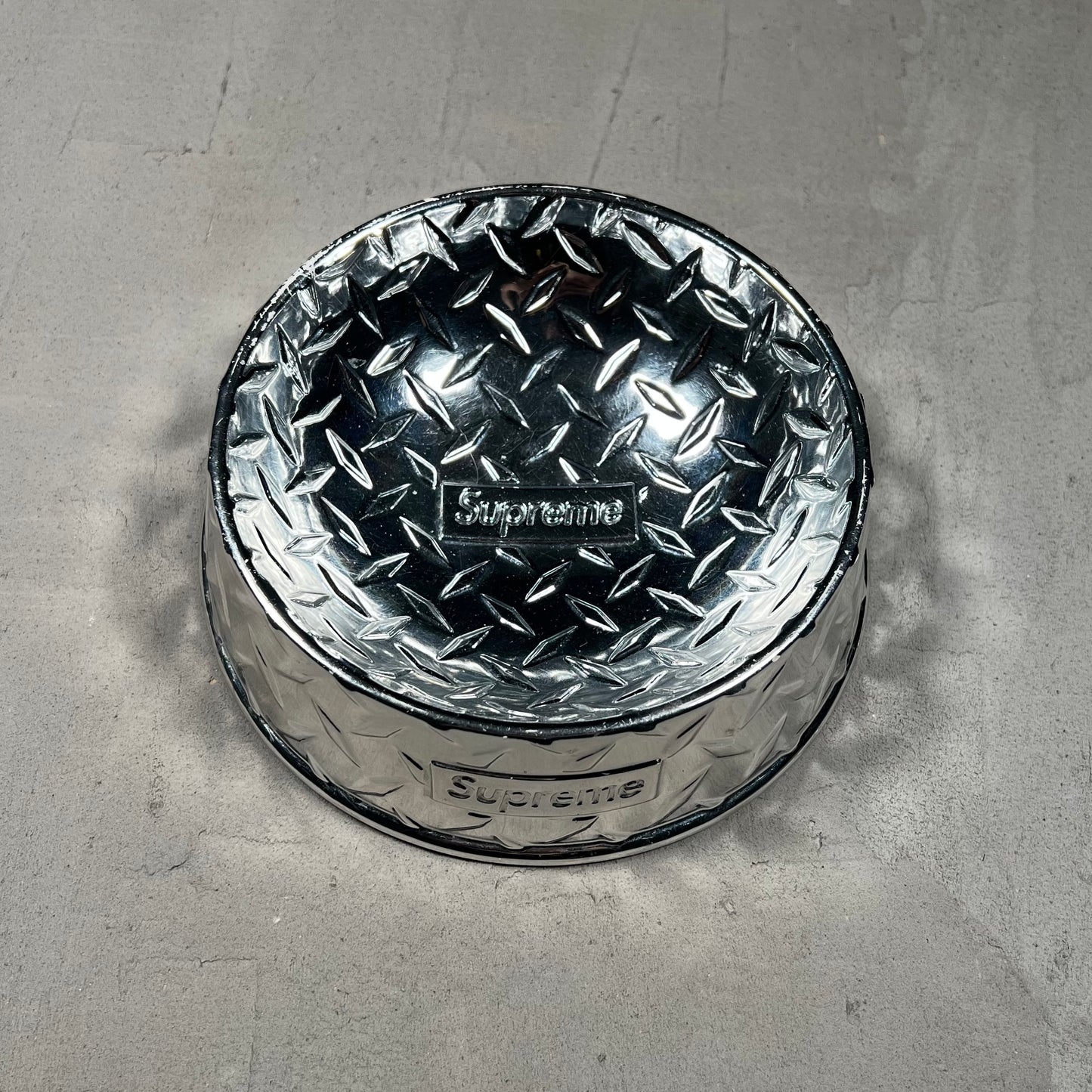 Supreme Silver Diamond Plate Dog Bowl USED x16271