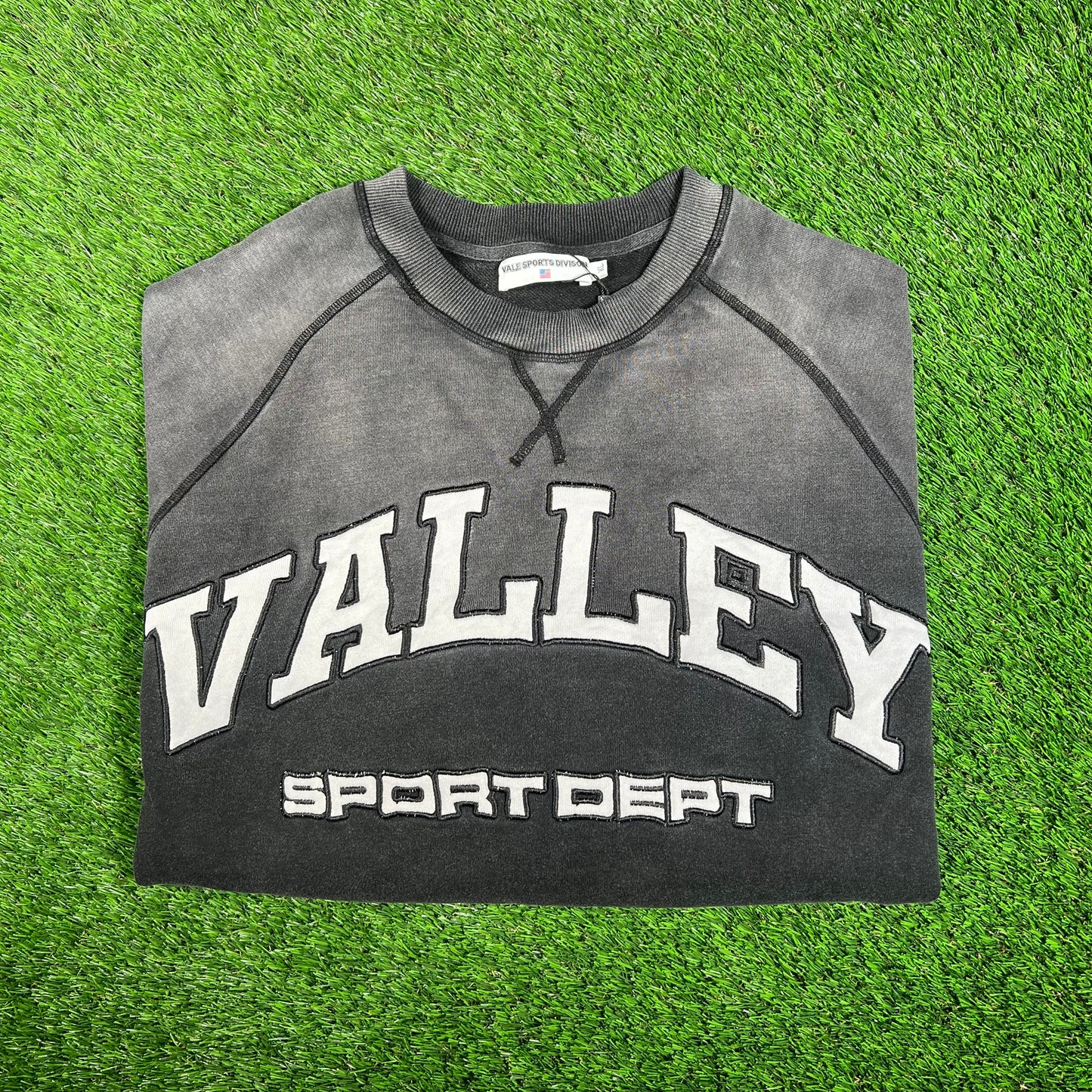 Vale "Valley Sports Dept." Washed Black Cropped Crewneck Size XL NEW x15580