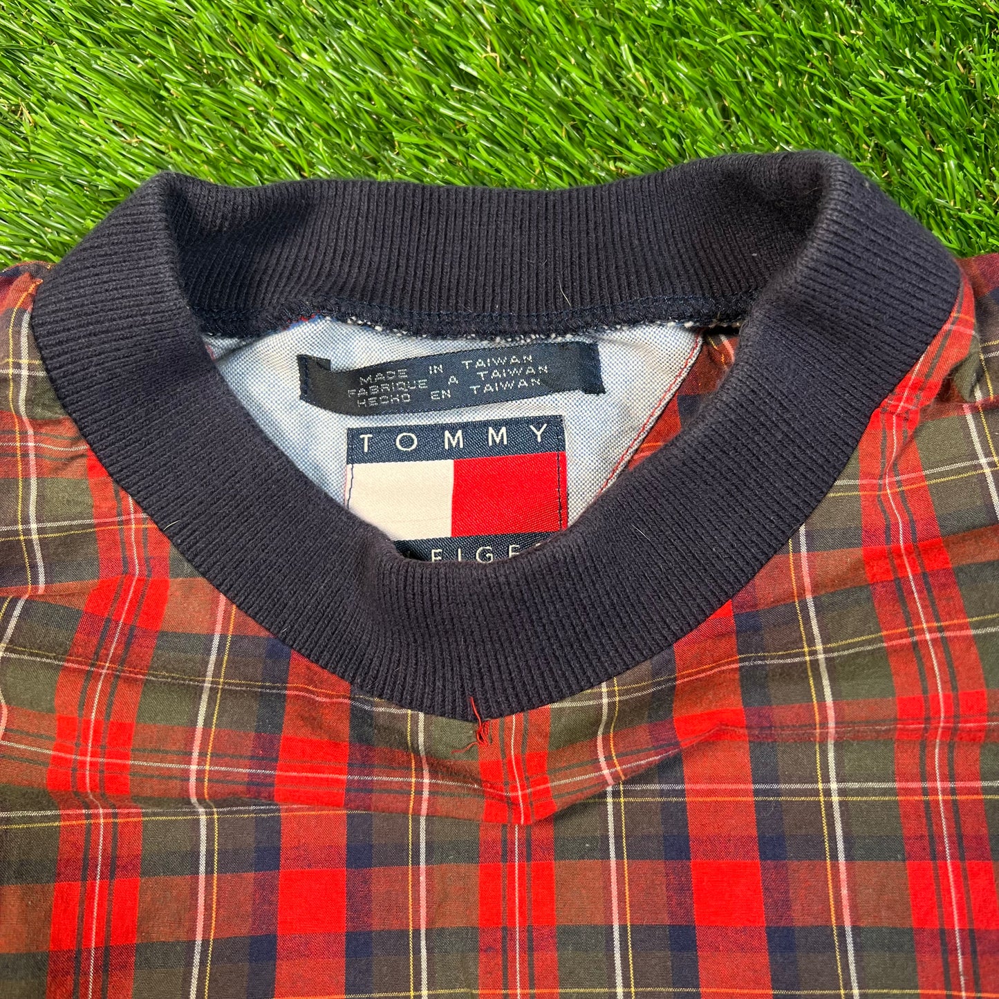 1990s Tommy Hilfiger Golf Red Plaid Crewneck Size Large USED v18881