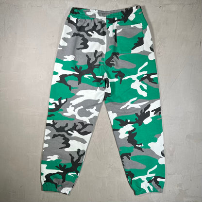 Supreme Small Box Logo Green Camo Sweatpants (2025) Size Medium USED x18915