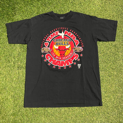 1996 Chicago Bulls 4 Time Champs Logo 7 Tag Black Tee Size XL USED v16280