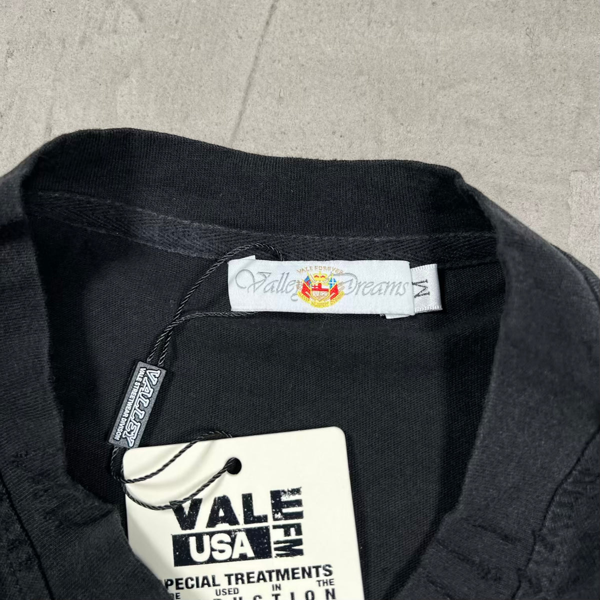 Vale Whispered Memories Black Tee Size Medium NEW x18503