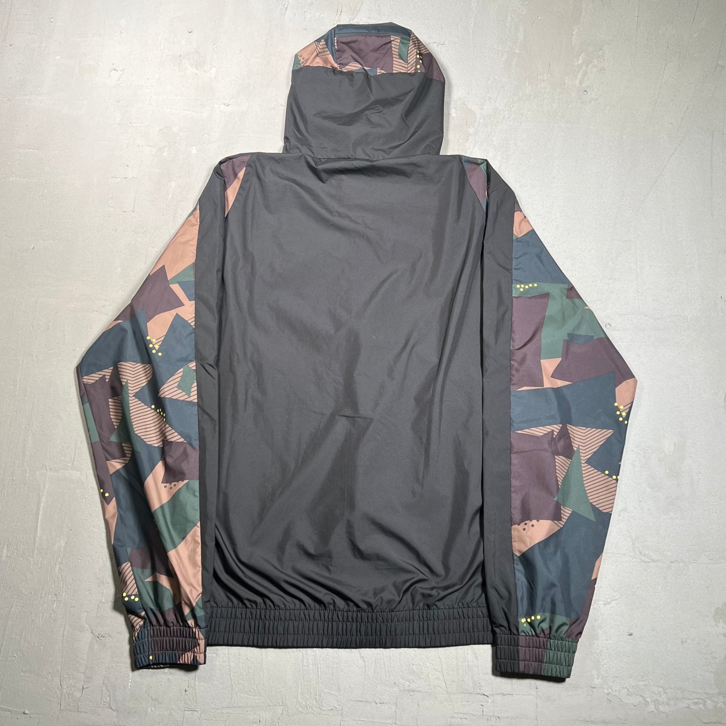 Oakley Half Camo Lightweight Zip Up Jacket Size Small USED v18935