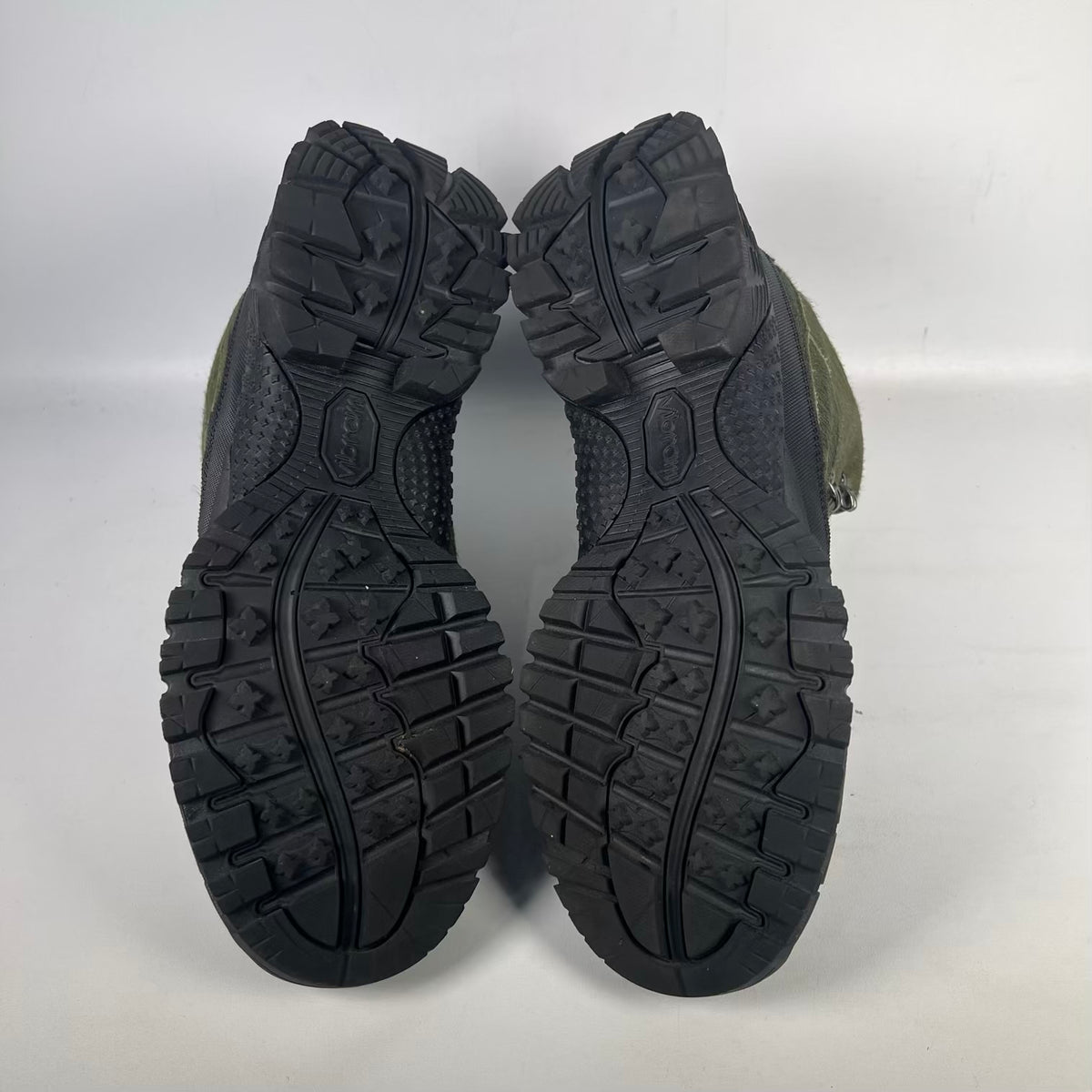 Vale Forever Grinch Hikers Size 12 USED s23809