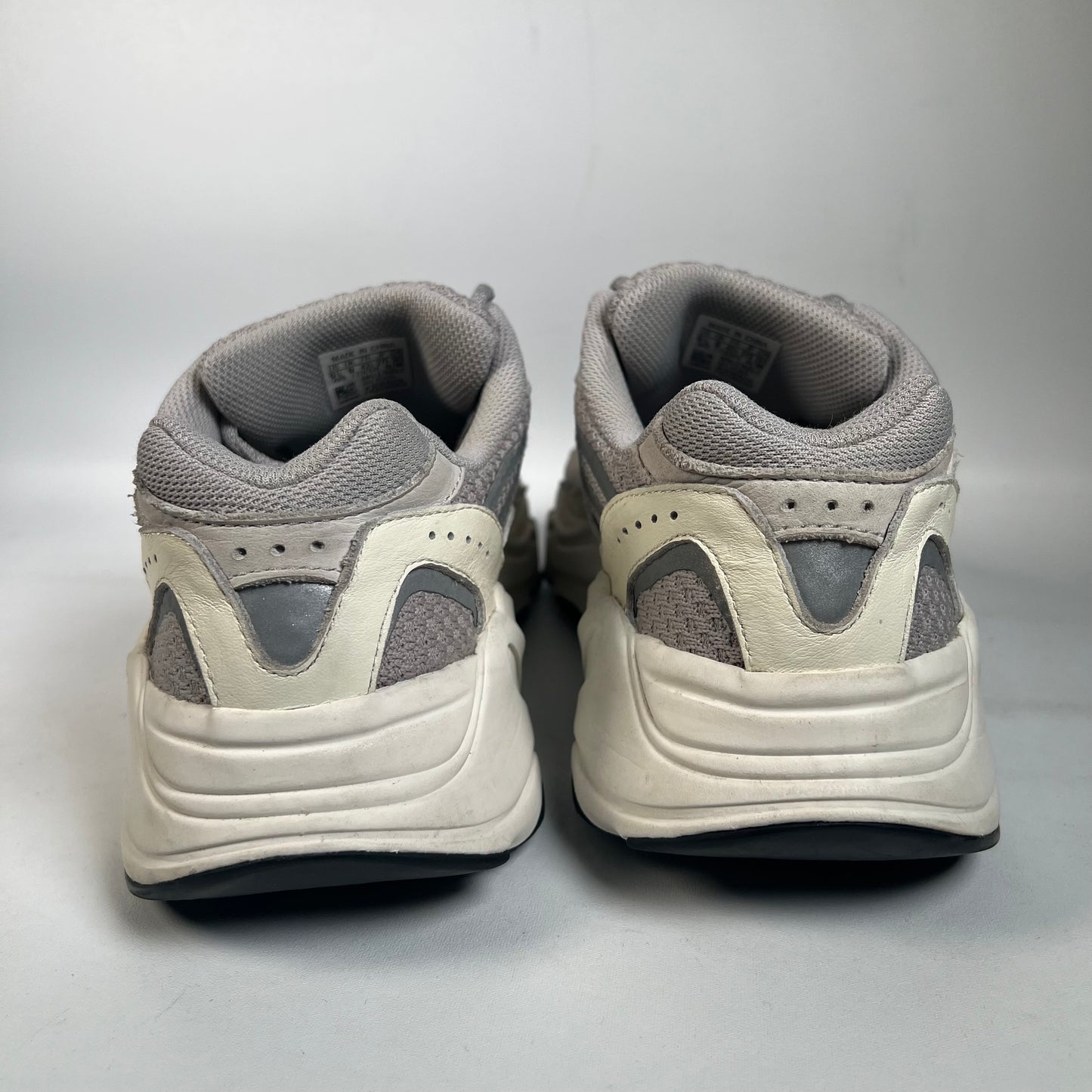 Yeezy 700 Static (2018) Size 9.5 USED s21095