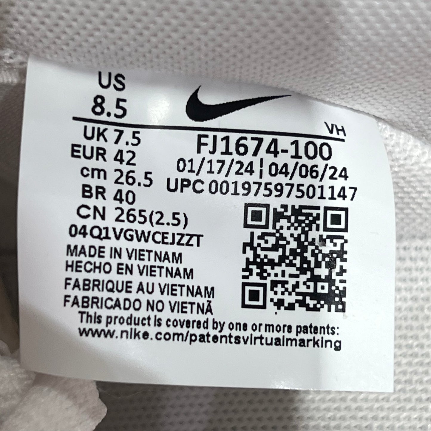 Nike SB Dunk Low Pro Triple White (2024) Size 8.5 NEW s21206