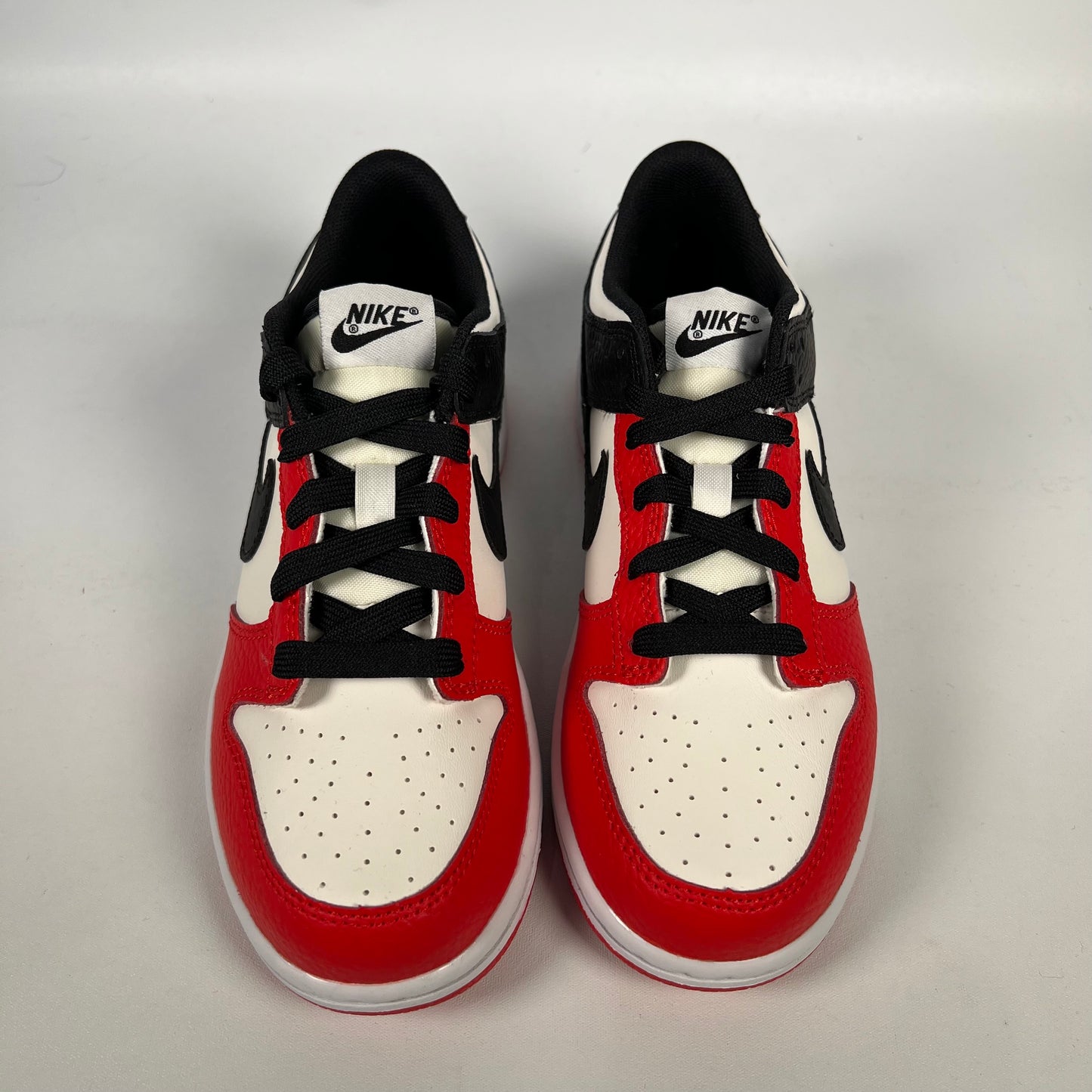 Nike Dunk Low NBA 75th Chicago Size 3Y NEW s18869