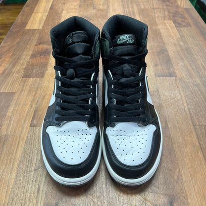 Jordan 1 Clay Green Size 10.5 USED s17185