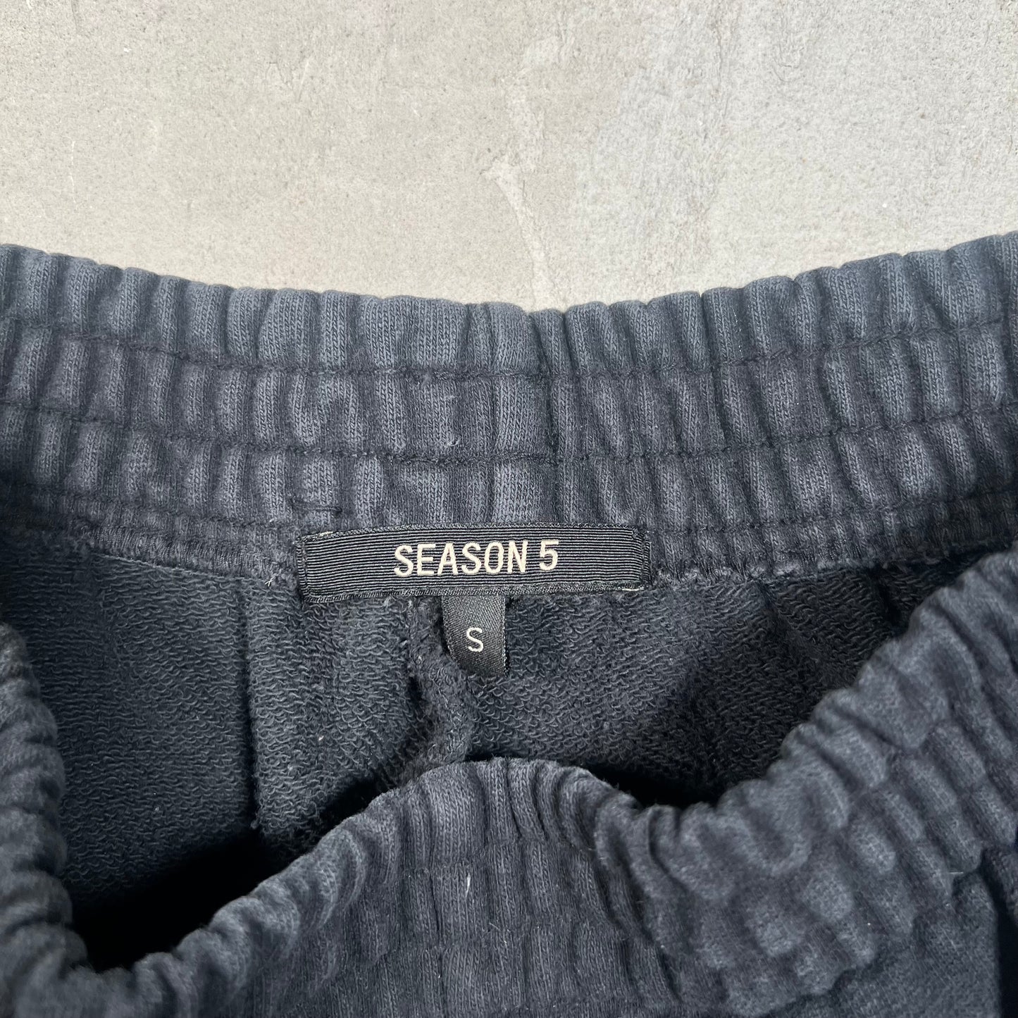 Yeezy Season 5 Calabasas Black Sweatpants Size Small USED x17533