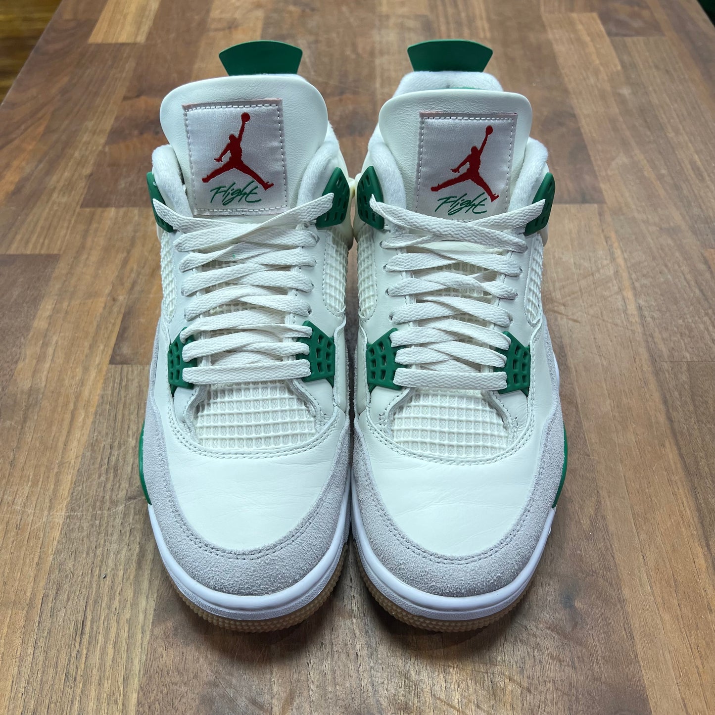 Jordan 4 SB Pine Green Size 8.5 USED S17123