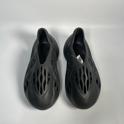 Yeezy Foam Runner Onyx (2024) Size 8 NEW s17616