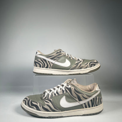 Nike Dunk Low Daktari (2003) Size 11 USED s20909