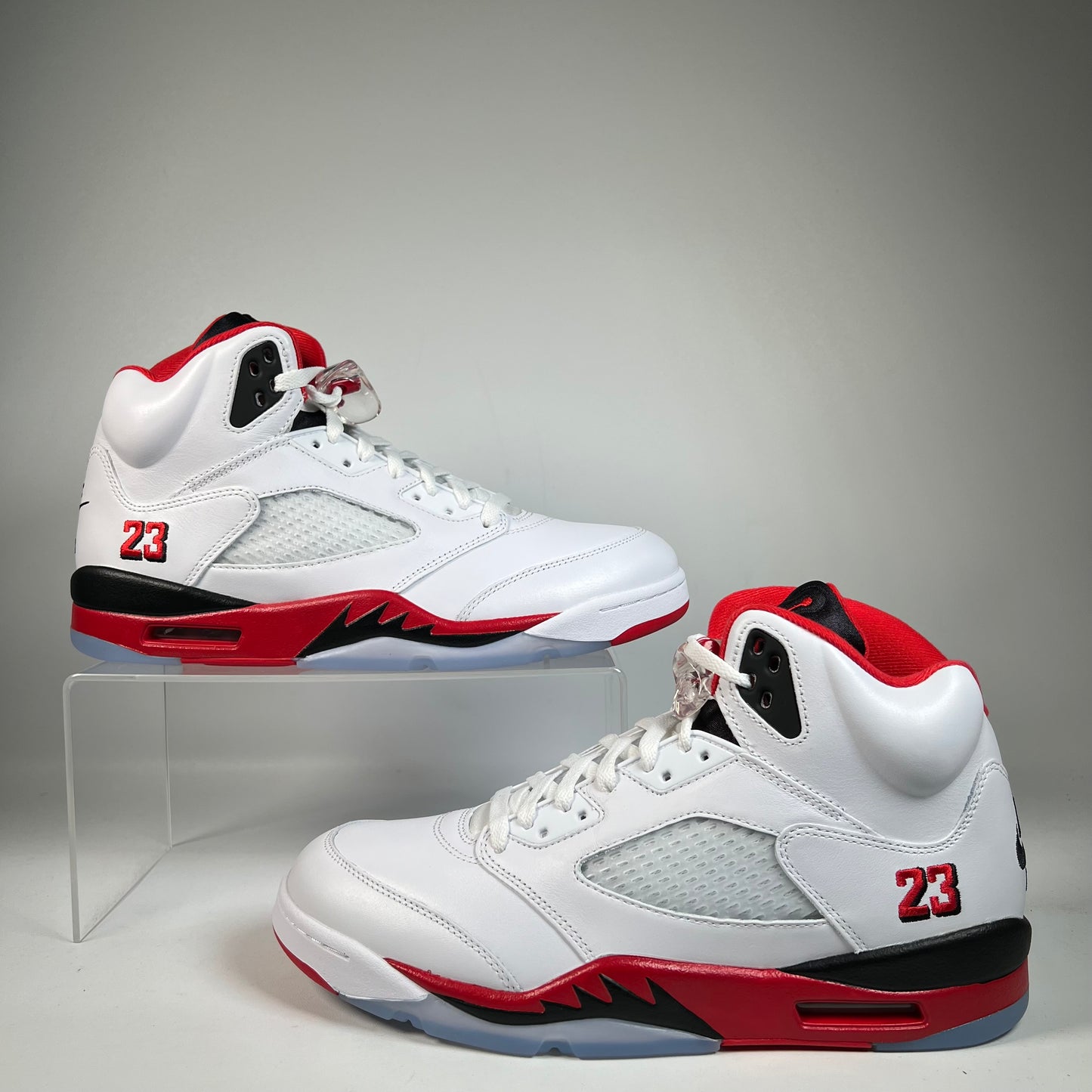 Jordan 5 Fire Red Black Tongue (2025) Size 11 NEW s21337
