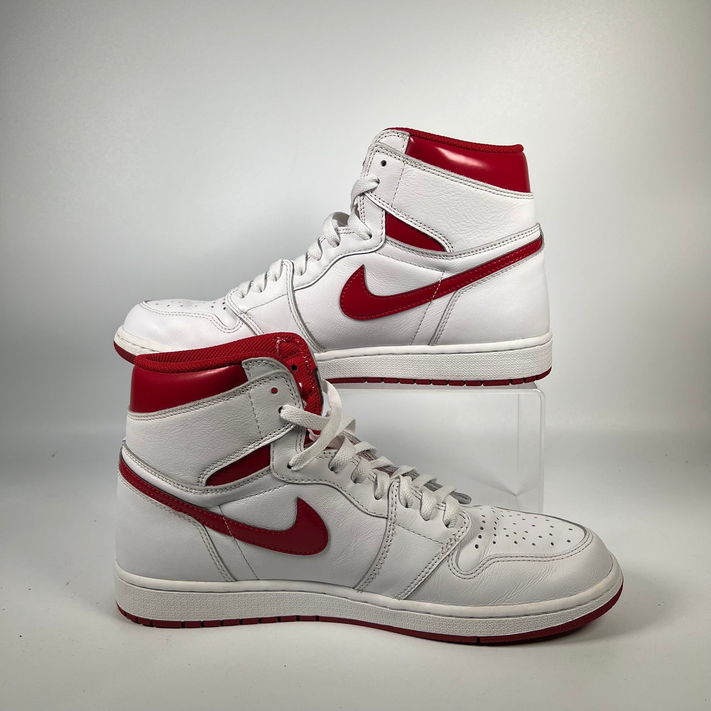 Jordan 1 High Metallic Red (2017) Size 11.5 USED s18599