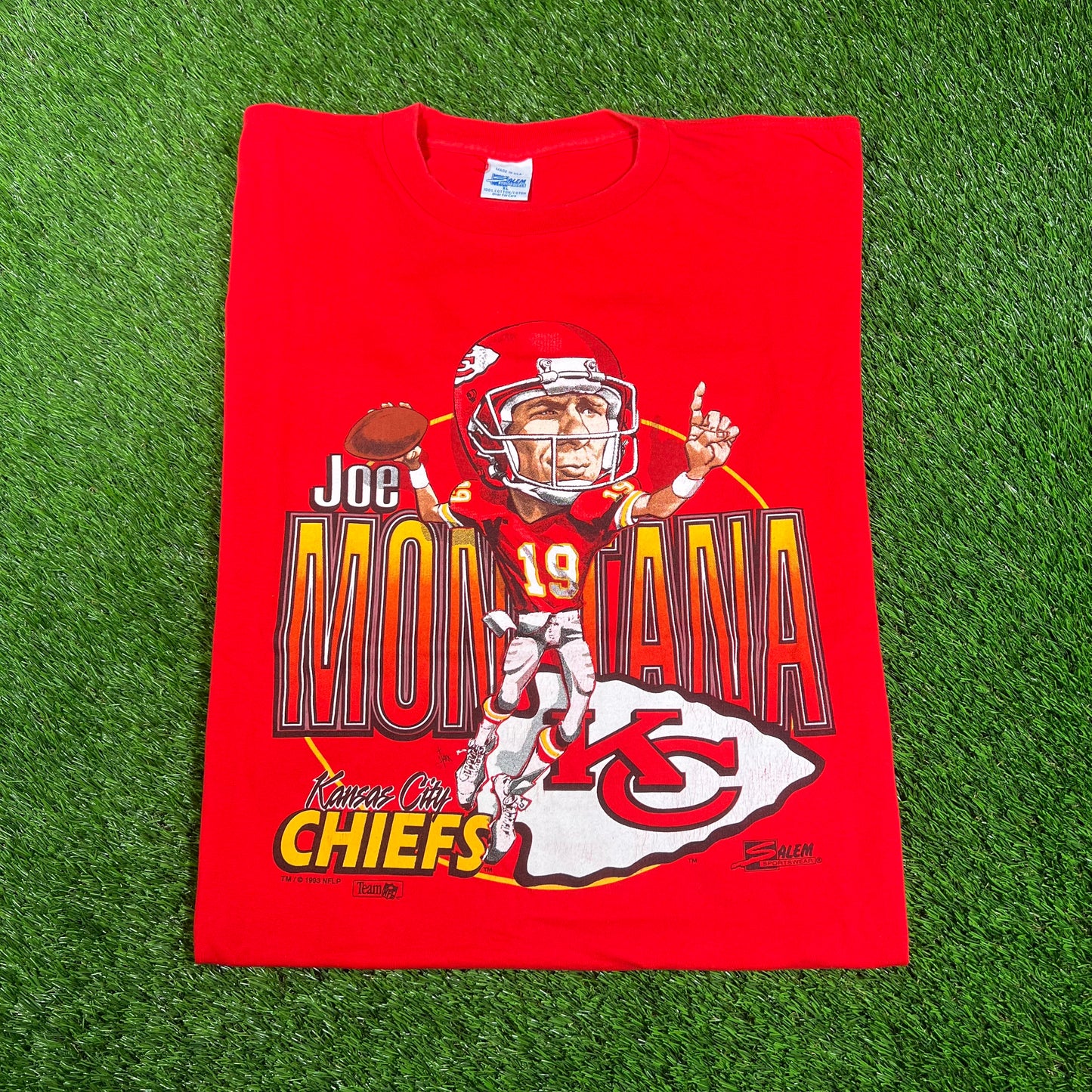1993 Joe Montana Kansas City Chiefs Cartoon Red Tee Size XL USED v17802