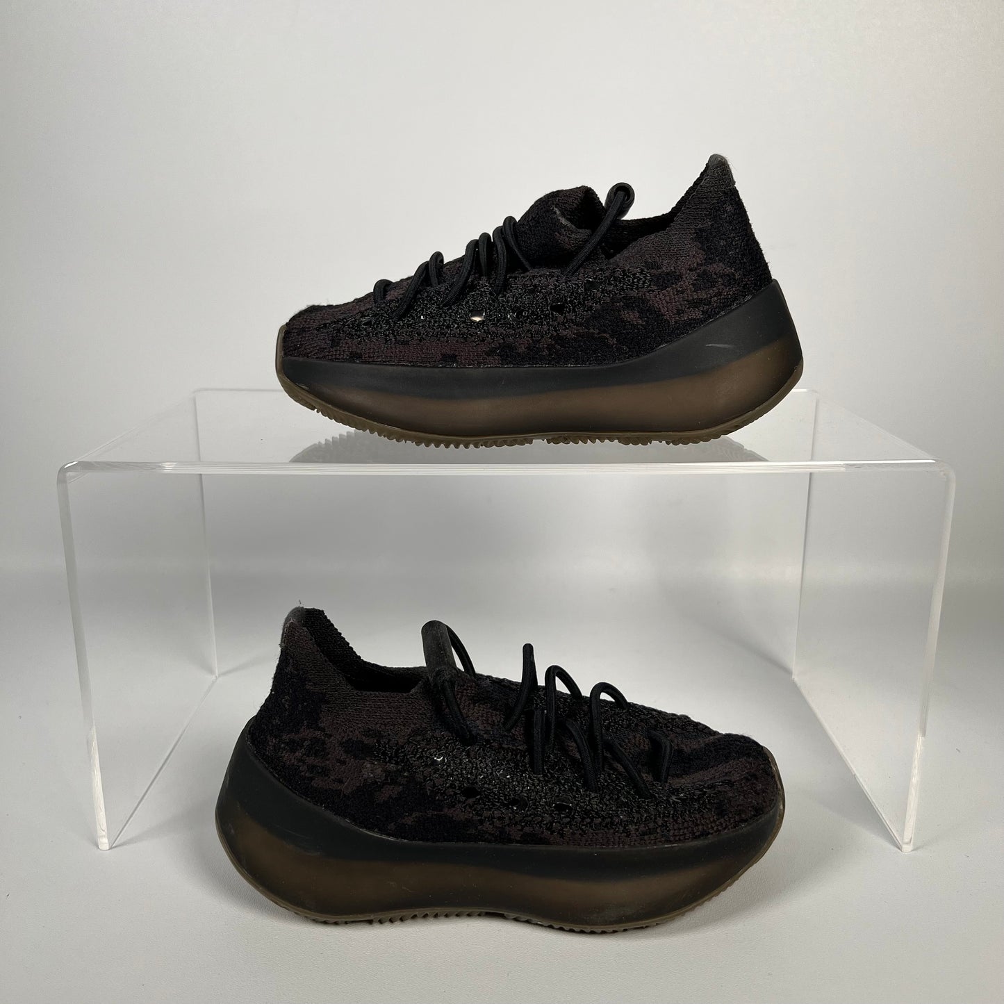 Yeezy 380 Onyx (2020) Size 6.5K NEW s17813