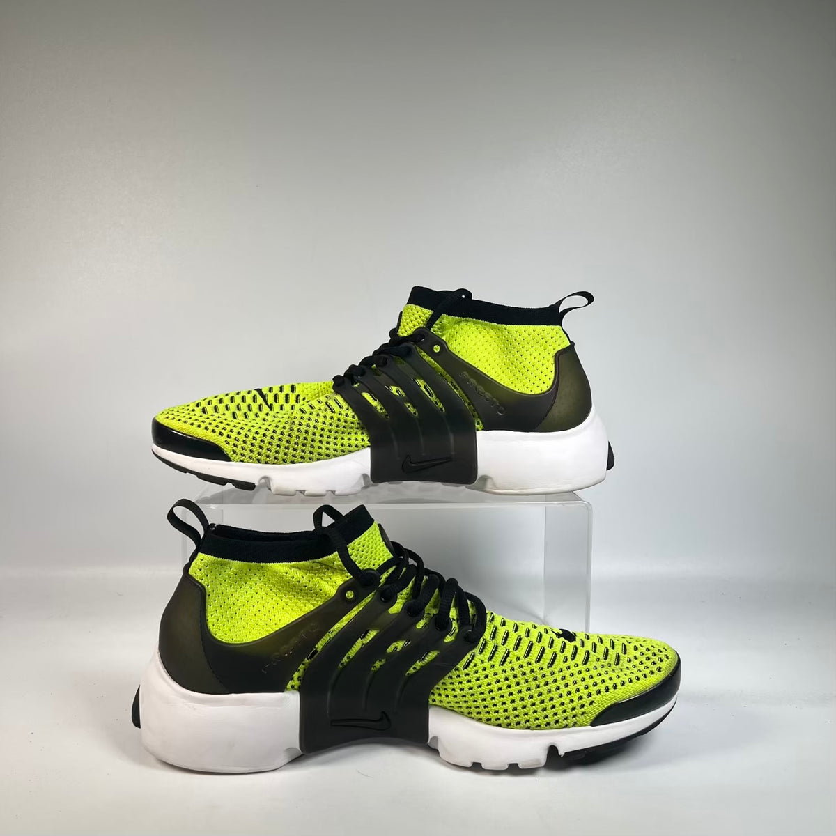 Nike Air Presto Flyknit Ultra Volt Black White (2016) Size 10.5 USED s23603