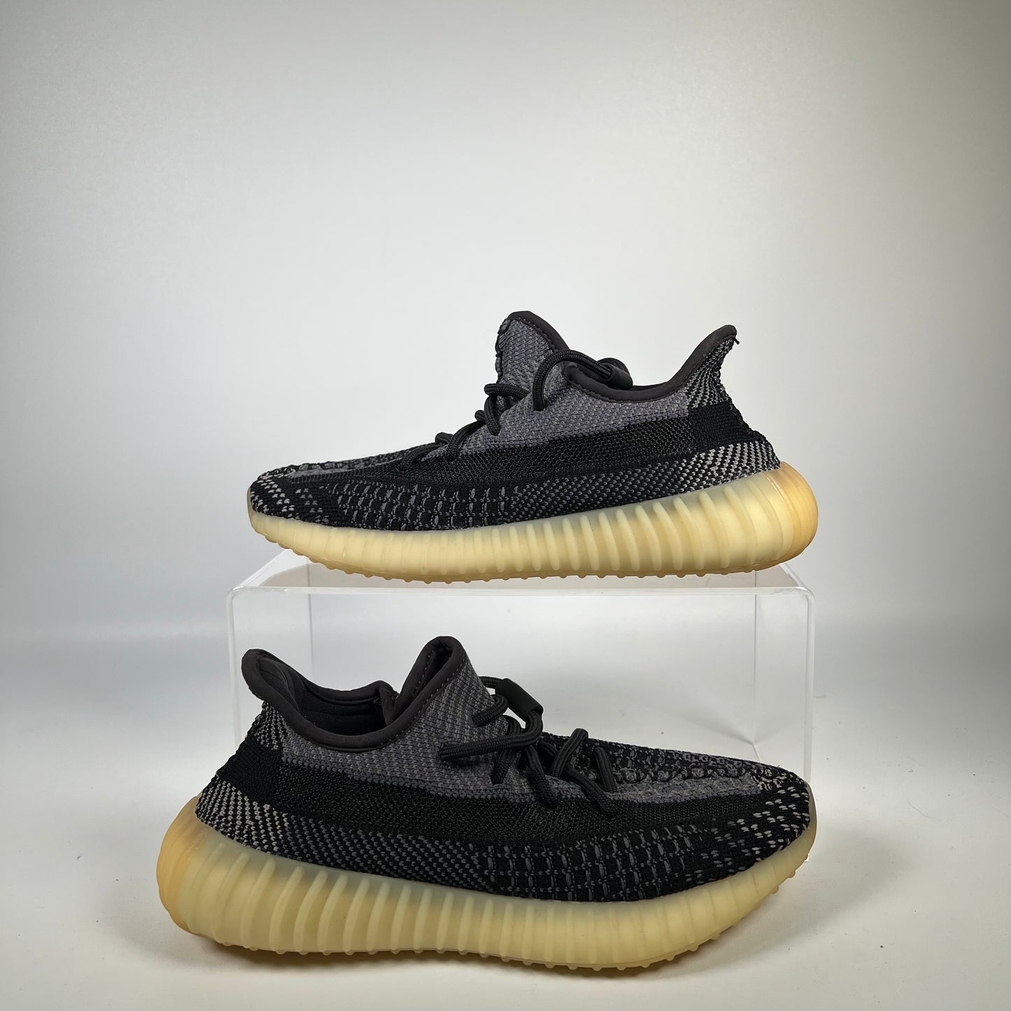 Yeezy 350 Carbon (2020) Size 5.5 USED s18426
