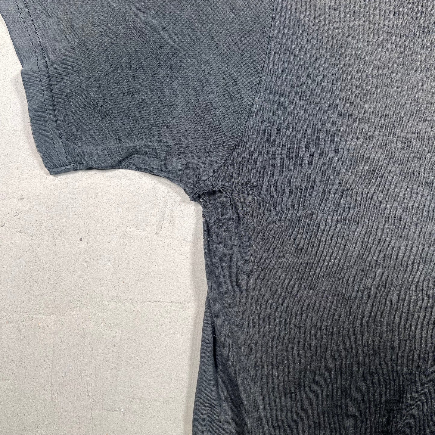 1990s Fruit of the Lom Black Pocket Tee Size Large USED v19174
