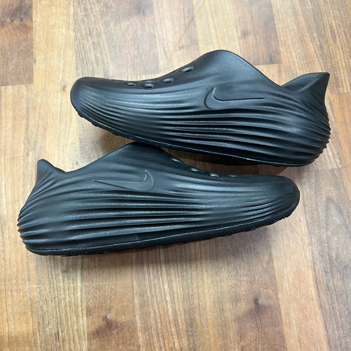 Nike ReactX Rejuven8 Triple Black Size 8 USED s17041