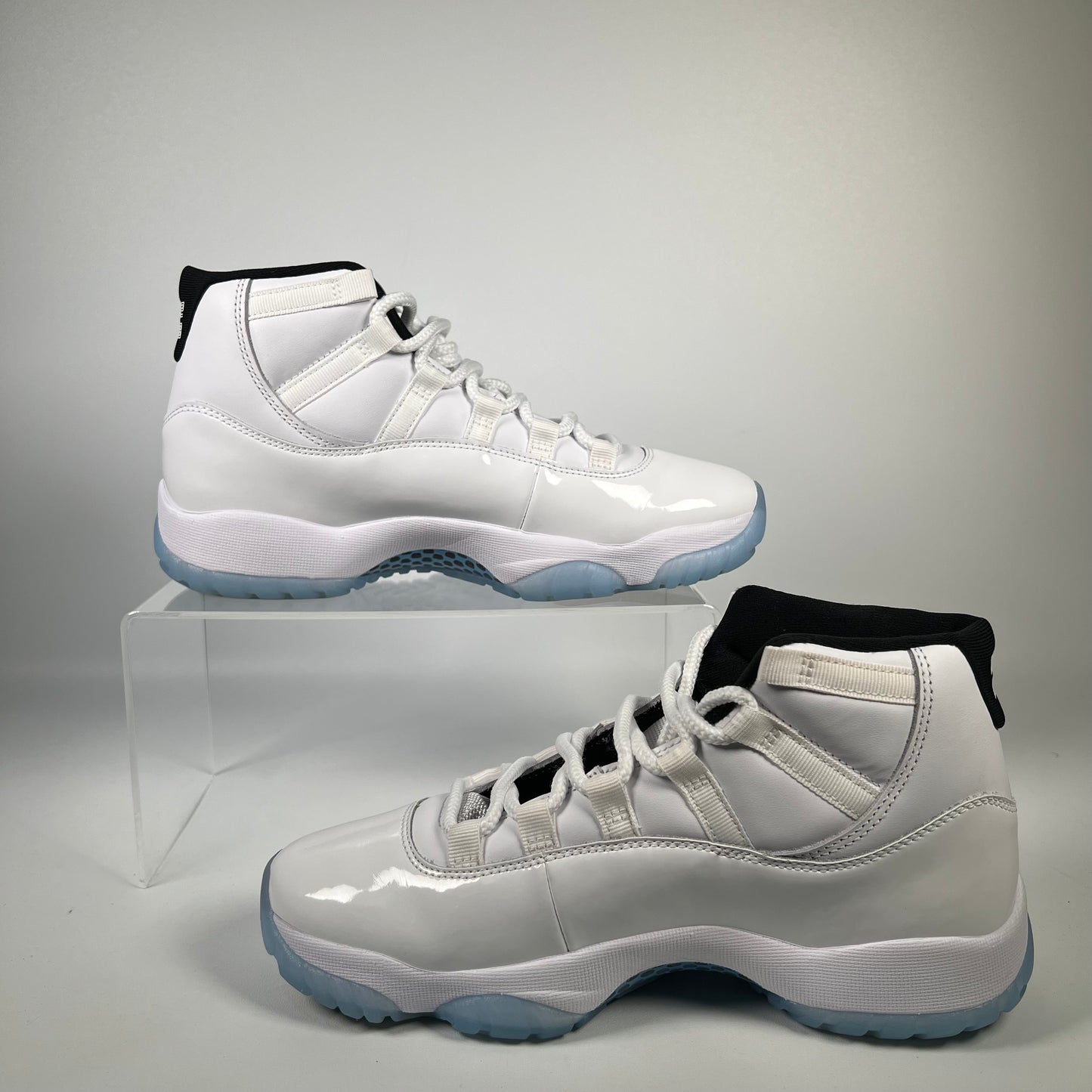 Jordan 11 Legend Blue (2024) Size 7 USED s18749