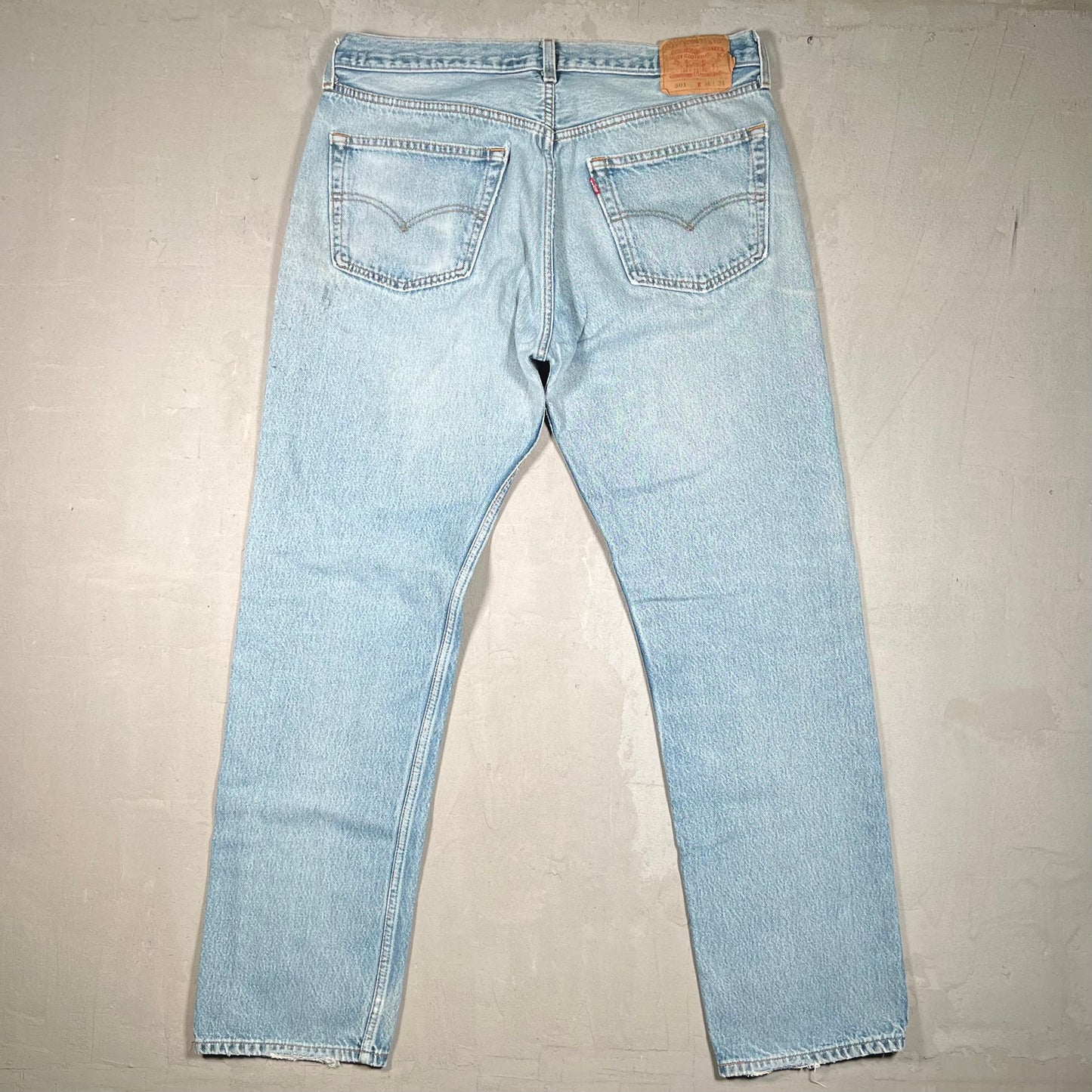 1990s Levis 501 Red Tab Blue Jeans Size 38x34 USED v19118