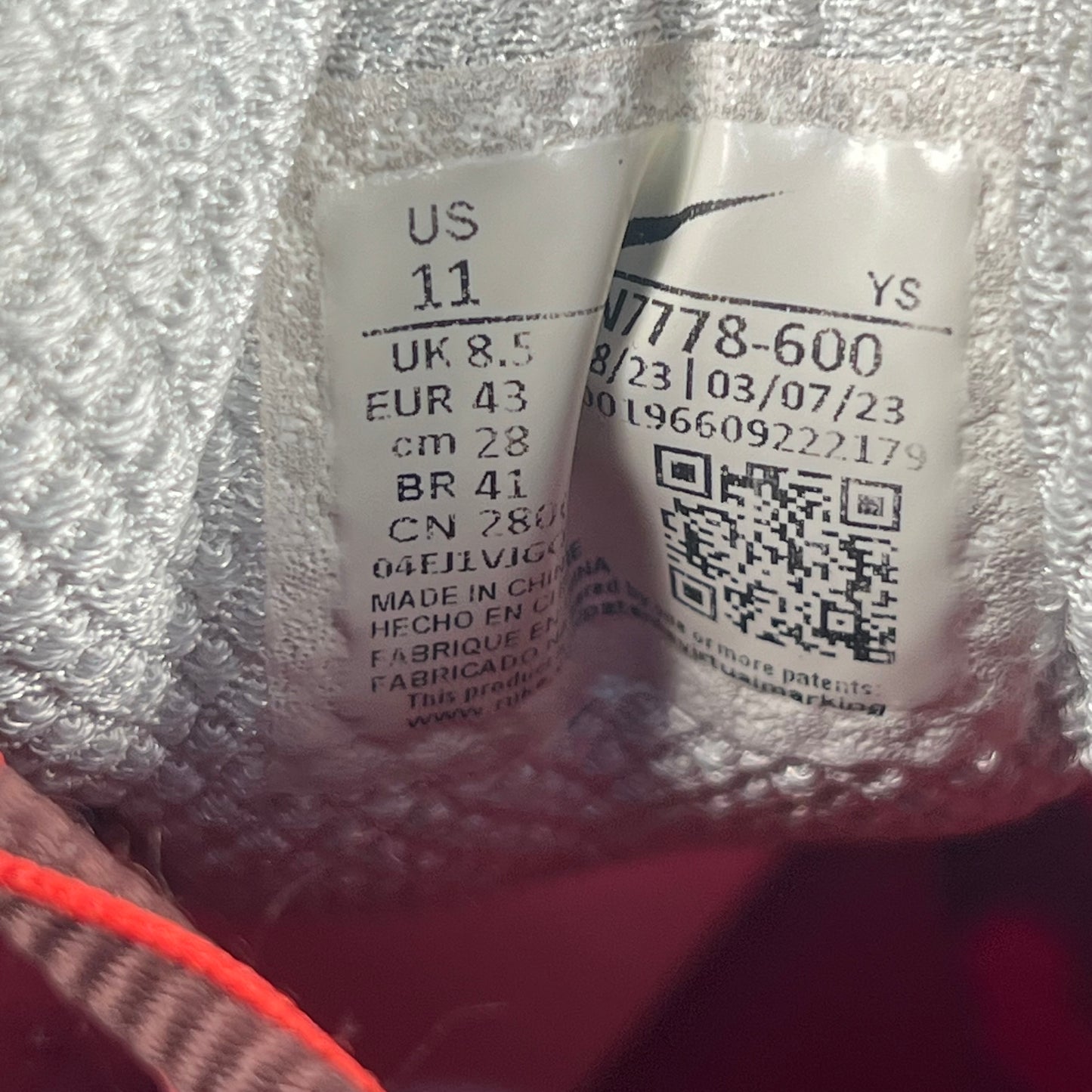 Nike Zoom Vomero 5 Mystic Red (2023) Size 9.5M/11W USED s19982