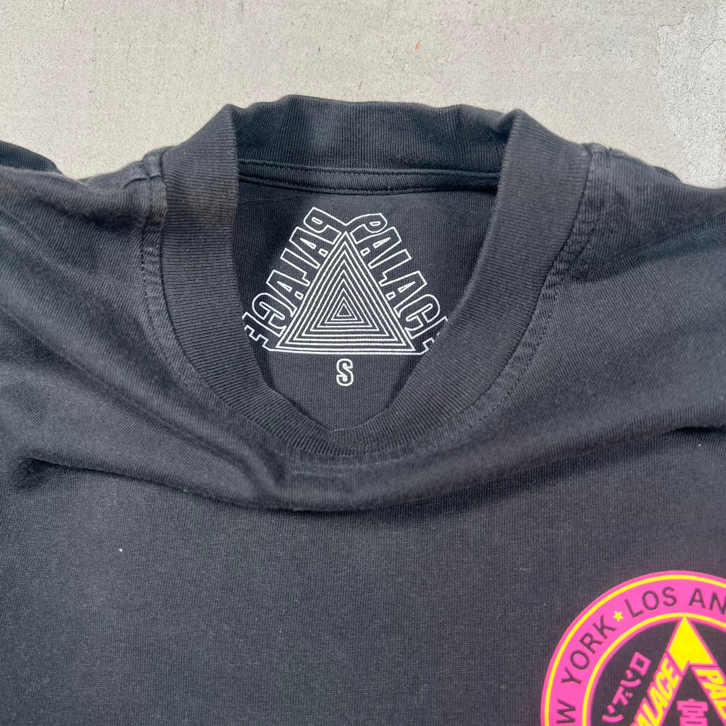 Palace Black City Tour Tee Size Small USED x17142