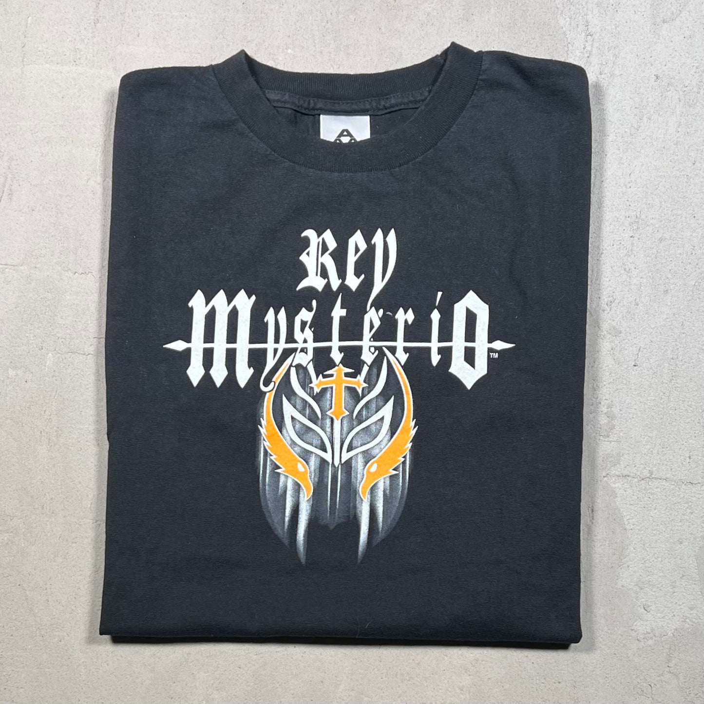 2004 WWE Rey Mysterio Luchador Mask Black Tee Size XS USED v19144