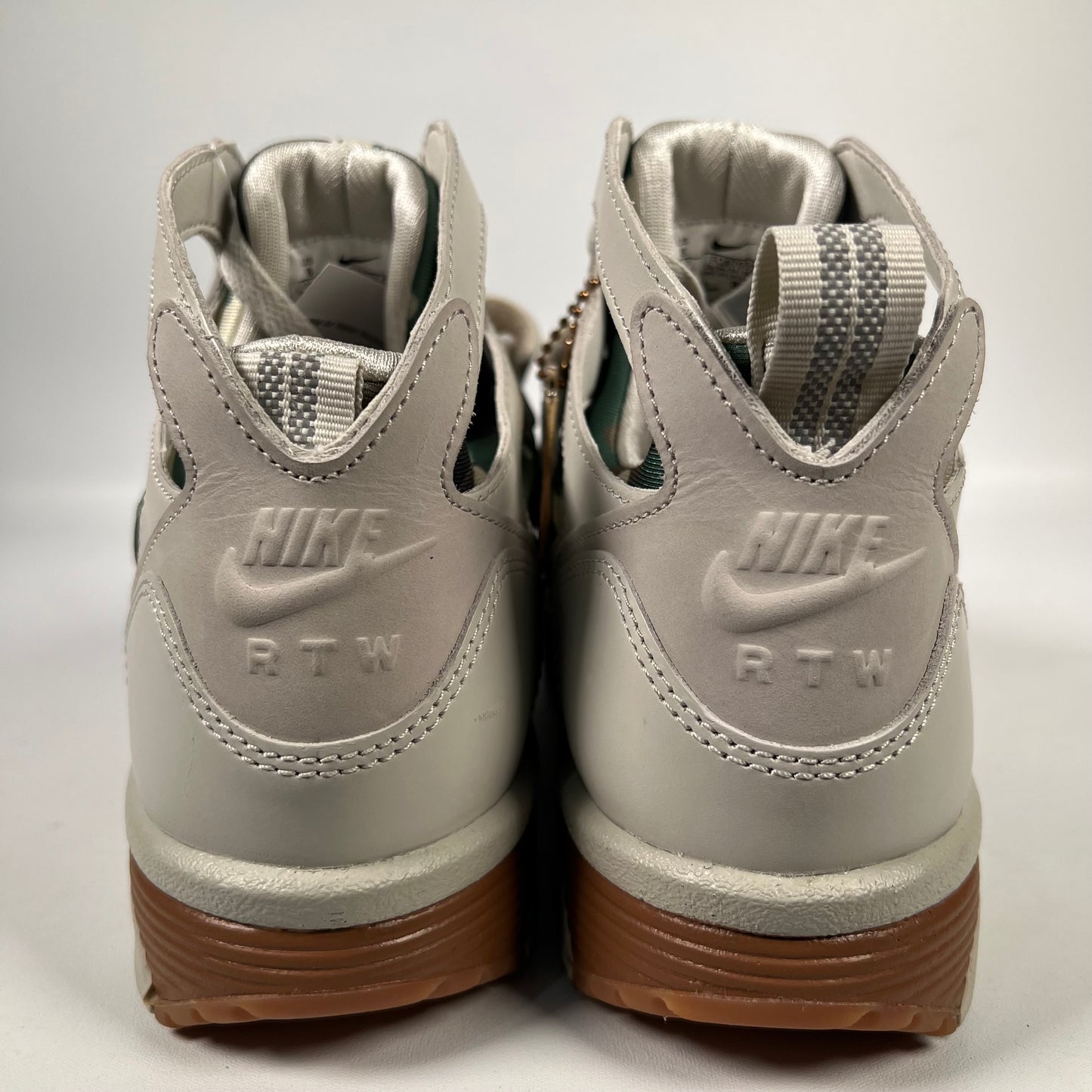 Nike Air Trainer Huarache Corteiz Light Bone New Size 8 S15226