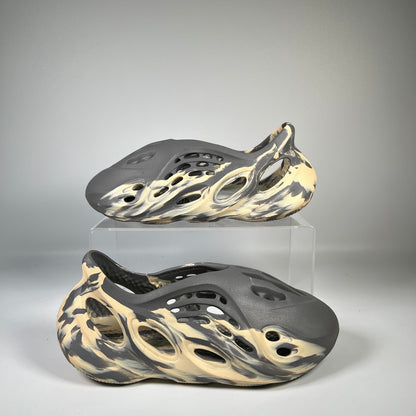 Yeezy Foam Runner MXT Moon Gray (2021) Size 8 USED s19219