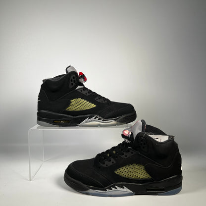 Jordan 5 Black Metallic (2016) Size 5Y USED s17101