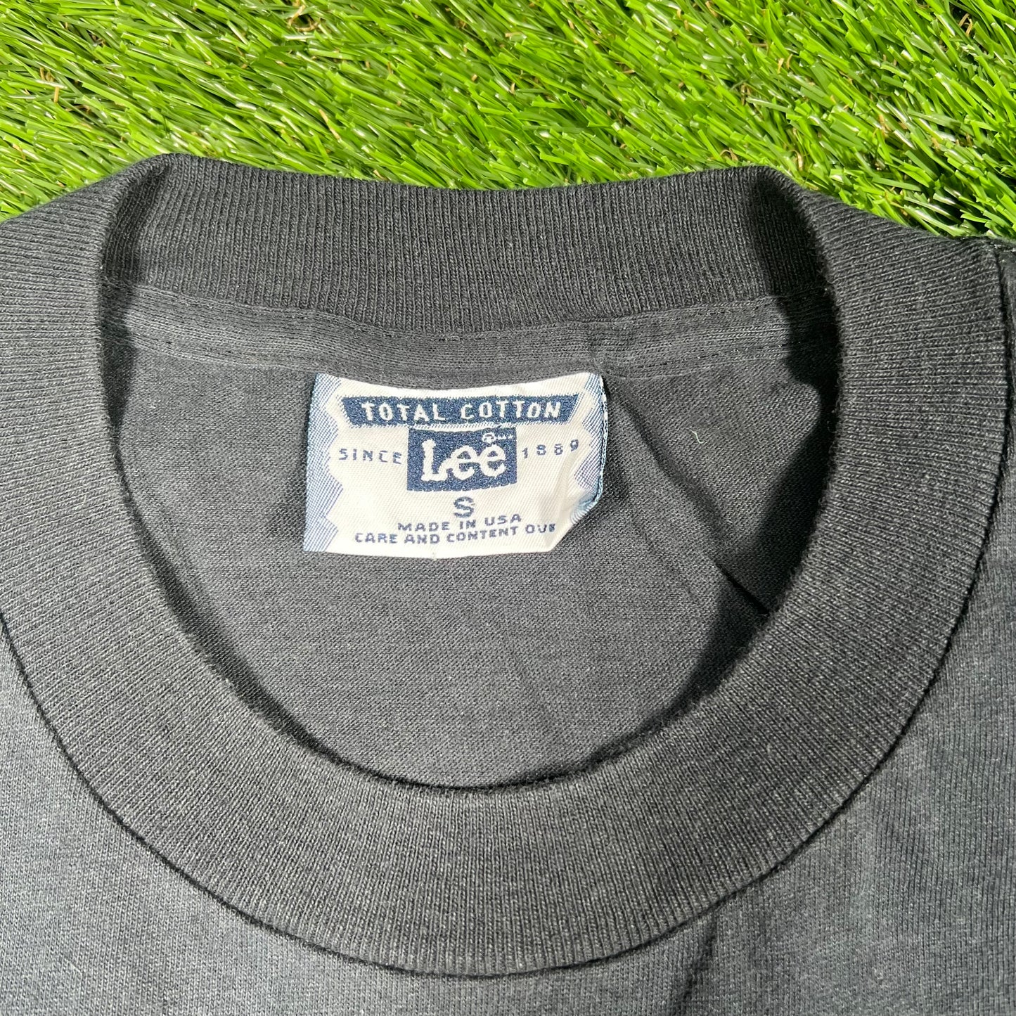 1990s Lee Tag Purple Lightning Tee Size Small USED v16919