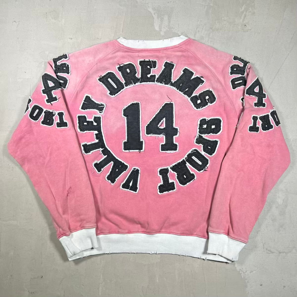 Vale Angry Bee Washed Red Crewneck Size Large USED x18930