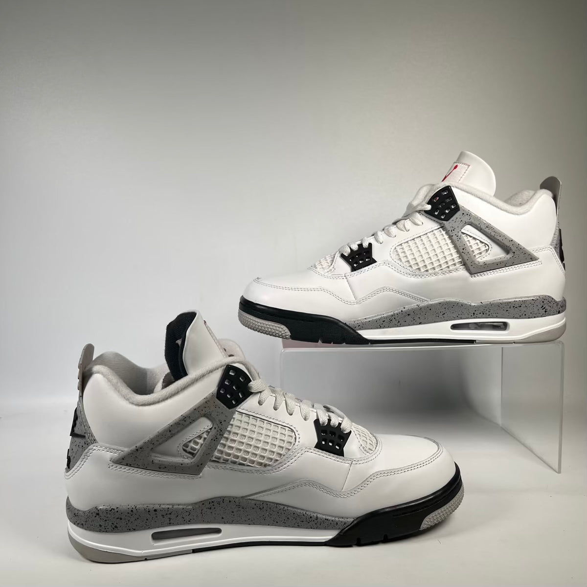 Jordan 4 White Cement (2025) Size 10.5 USED s23687