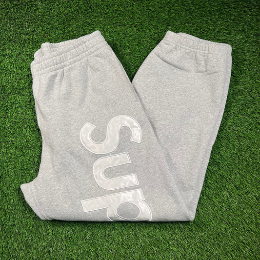 Supreme Heather Grey Applique Sweatpants (2025) Size Large USED x16622