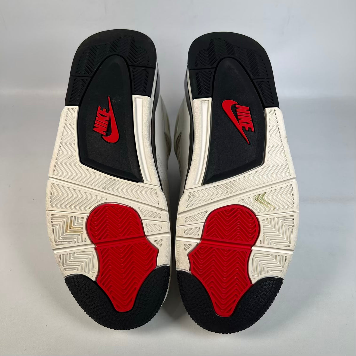 Jordan 4 Flight Club (2026) Size 10.5 USED s23507